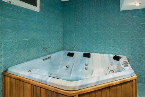 Victoria Hotel Borovets - Free Parking - image 7