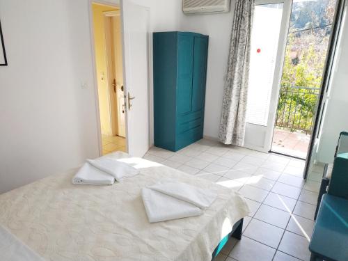  Konstantinos Apartments in Ayia Evfimia