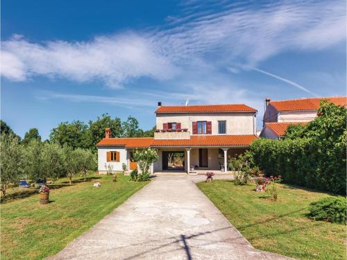  Three-Bedroom Apartment in Pula in Pula