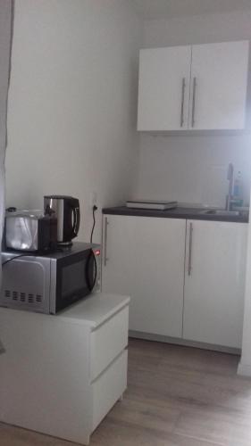 Pension QMT Reutlingen Room Type - Double Room with Private Bathroom