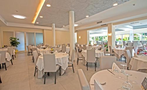 ห้องจัดเลี้ยง, Risthotel Airport near สนามบินตริเอสเต-ฟริอูลิ เวเนเซีย จูเลีย