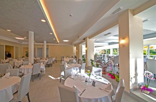 ห้องอาหาร, Risthotel Airport near สนามบินตริเอสเต-ฟริอูลิ เวเนเซีย จูเลีย