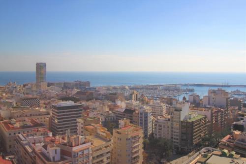 Apartamento CasaTuris en el corazon de Alicante A118 - image 2