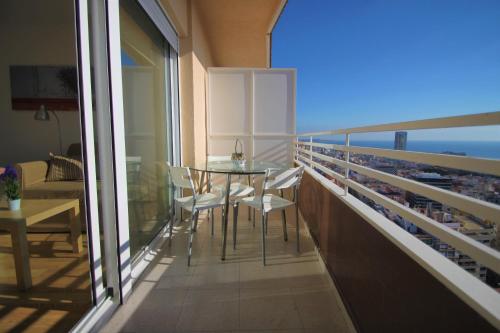 Apartamento CasaTuris en el corazon de Alicante A118 - image 3