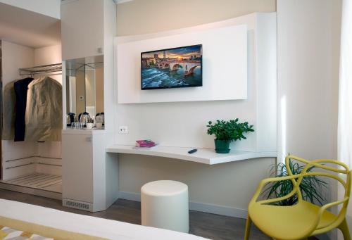 Ark Hotel - image 5