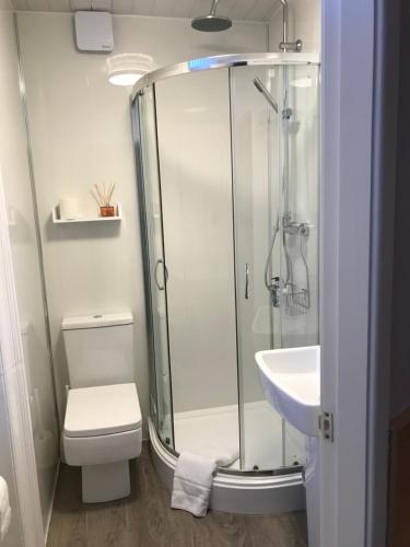 Double Room image 6