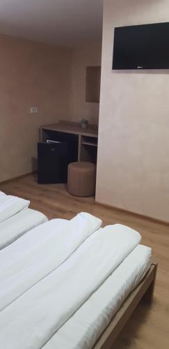 EFM Motel - image 3