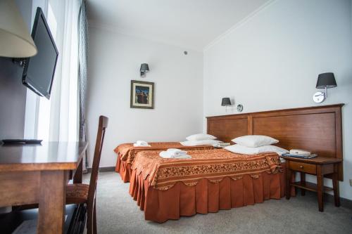 Premium Double Room image 10