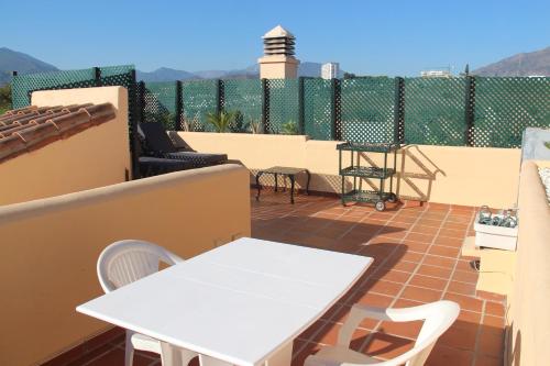 Condes de Iza Large Townhouse sleeps 8 RDR122