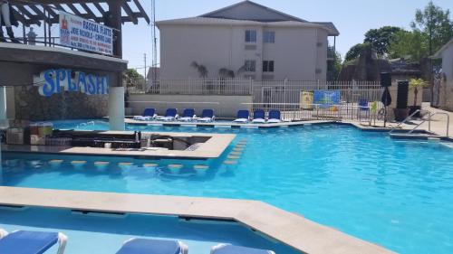Grand Islander Hotel 3