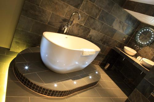 Best Western Plus Centurion Hotel - image 13