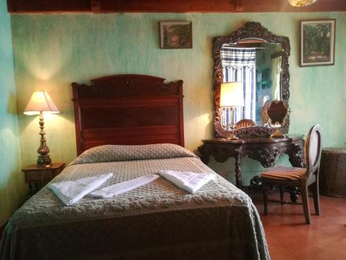 Single Room with Private Bathroom room in Posada San Sebastian