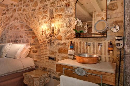 KAMARES Historic Boutique Hotel & Spa – Ioannina, OH