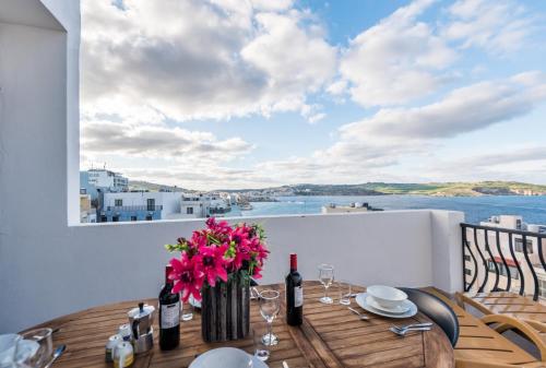 GetawaysMalta - Seashells Penthouse 12 with terrace and sea view in Bugibba - image 13