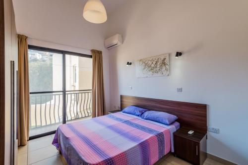 Blue Harbour 4 – Seafront 3 bedroom self catering holiday apartment with terrace - image 13