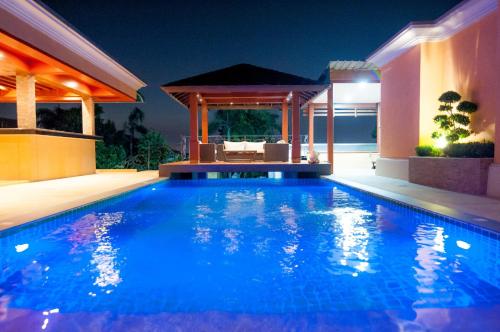 Overlooking Pattaya City - Private Luxury Pool Overlooking Pattaya City - Private Luxury Pool