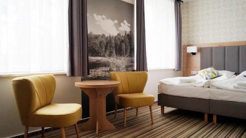 2 twin beds