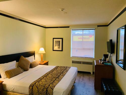 The Waldorf Hotel