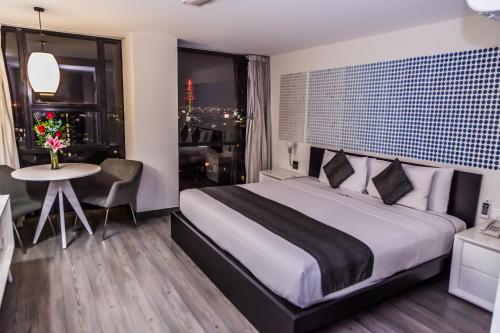 room detail thumbnail 0