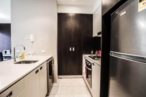 ห้องครัว, ReadySet Apartments on Altona in มาเซดอน