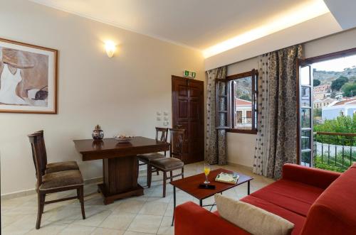 Opera House Hotel - image 13