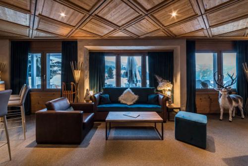 Hotel Maya Caprice - main image