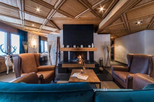 Hotel Maya Caprice - image 2