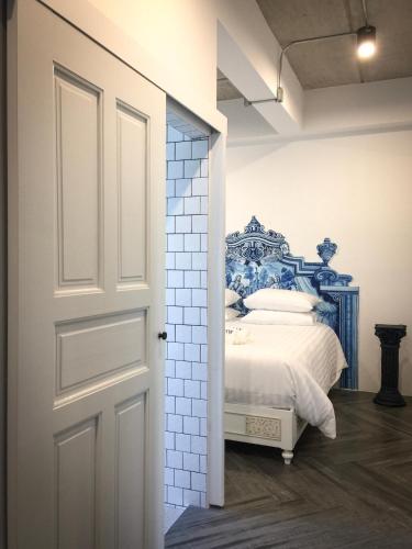 WIW minihotel near Harrow International School