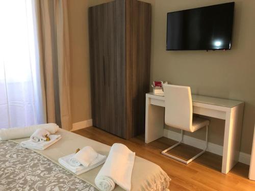 Pantheon Luxury Suite - image 10