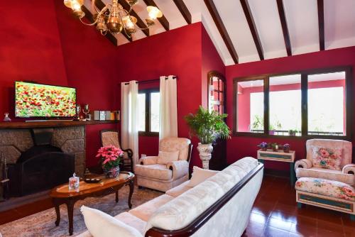 Finca Madronal with Pool in Gran Canaria by VillaGranCanaria