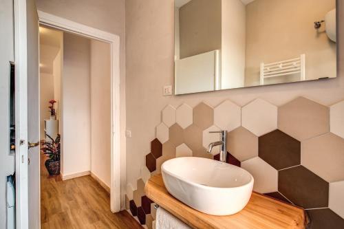 Aura Paradise Apartment - image 10