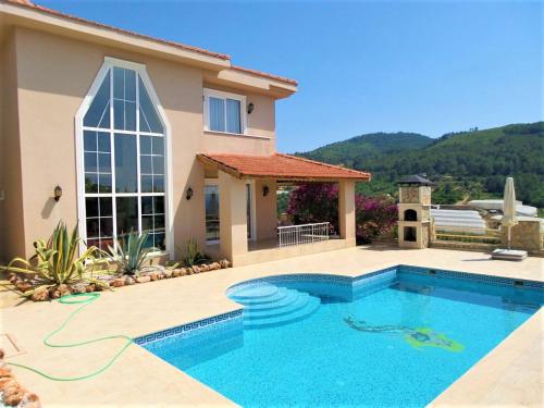  Villa Valencia with Private Pool and Sea View in 7460 Kargıcak