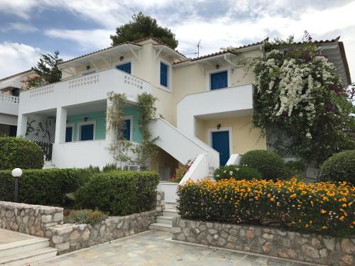  Porto Cheli Residence One - Green Apartment in Porto Heli