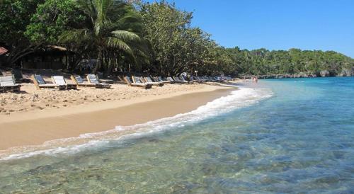Tropical Luxury Dreams in โคโคนัทโกรฟ