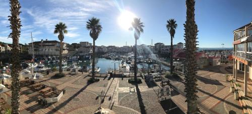 세인트 프랜시스 베이 Ships Bell at Port St Francis 5성급 게스트하우스 레스토랑