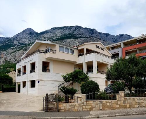  Villa Tony in Makarska