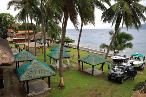 . Saltitude Dive & Beach Resort