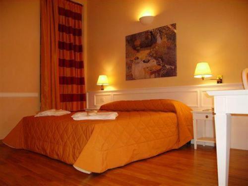 2 twin beds