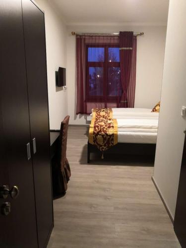 Sun-House Pension - ParkingFree Limited spaces-, Praga (foto 7)
