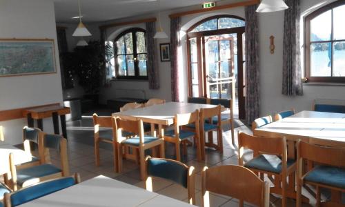 Shared lounge/TV area, Junges Hotel Zell am See in Schuttdorf