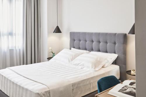 Superior Double Room with Urban View image 9