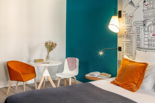 room detail thumbnail 1