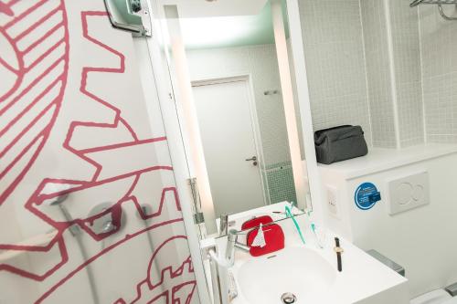 ibis Styles Paris Mairie De Clichy - image 7