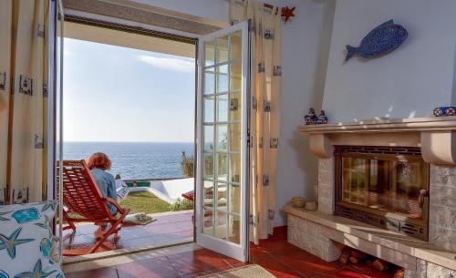 Villa over the Ocean in Magoito-Sintra