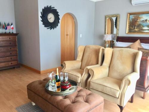 Re-Union Vacations Room Type - King Room with Lake View