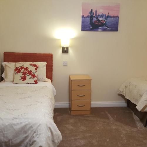 1 double bed, 1 twin bed