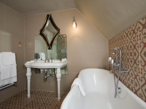 The Spread Eagle Hotel - image 10