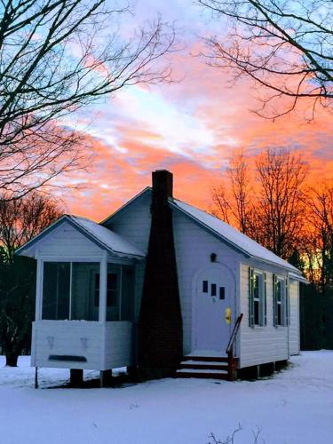 Eden Village Motel and Cottages