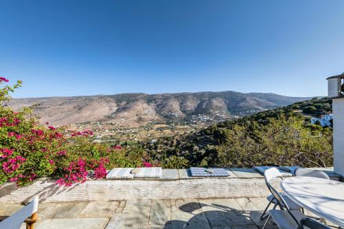 Balkons/terase, Anezas Mansion stone-built traditional villa in Ormos Korthiou (Cyclades)