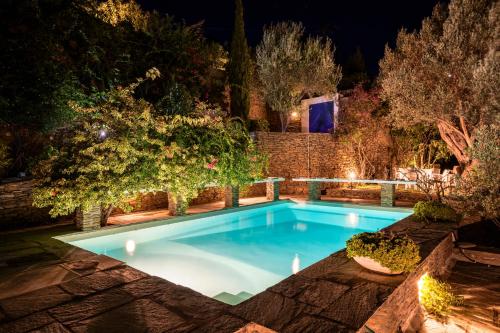 Anezas Mansion stone-built traditional villa, Andros (zdjęcie 10)